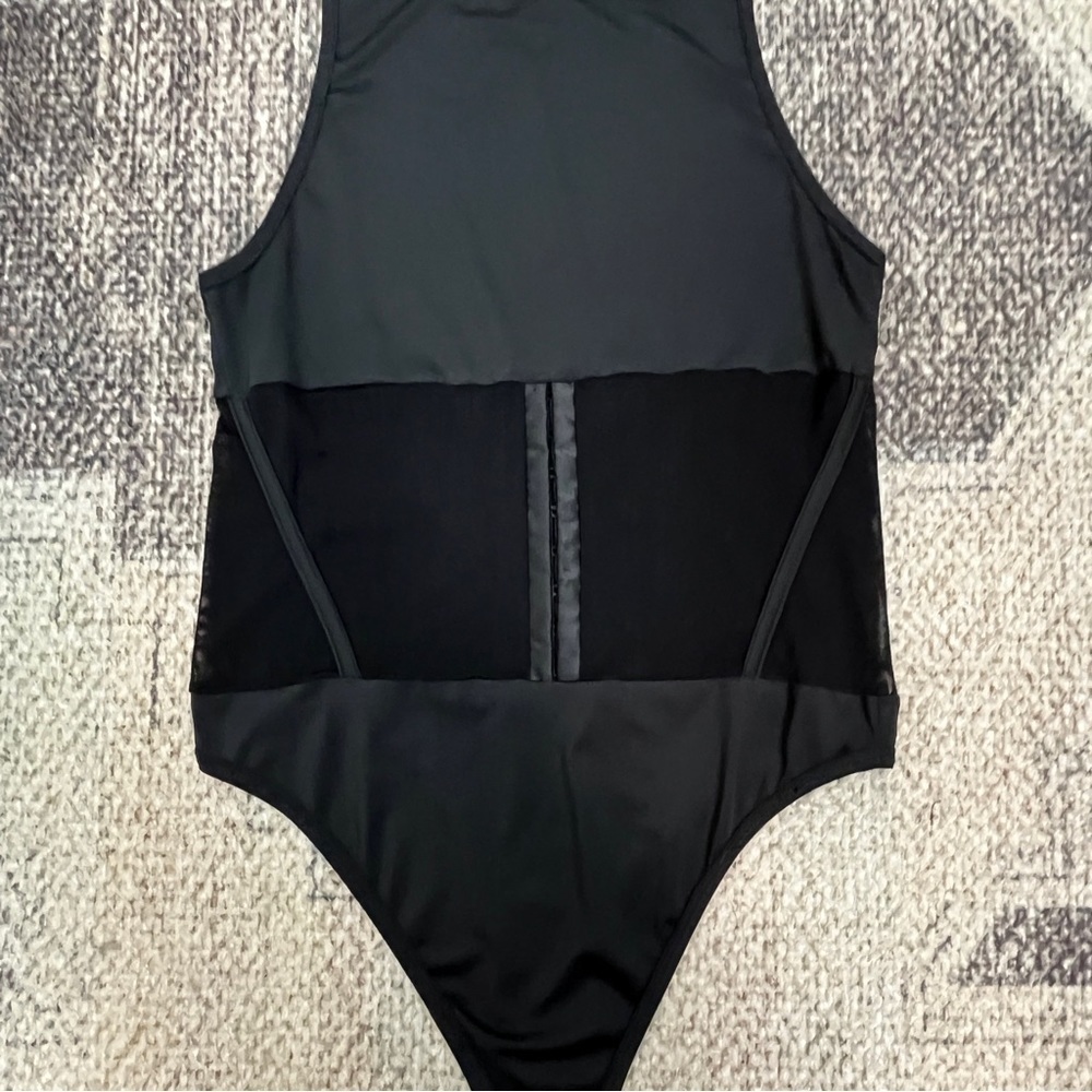 Showpo Erman Corset Waist Sleeveless Bodysuit. Black. Size 8. #712 - Picture 4 of 5